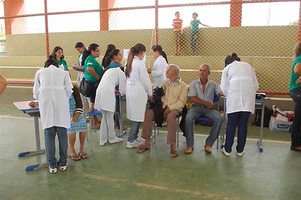 Equipe multidisciplinar do Cetep atende a comunidade