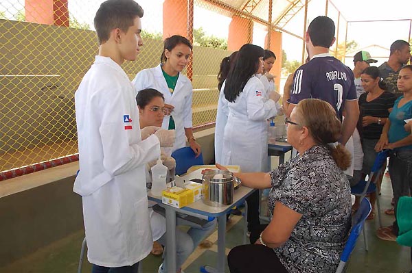 Maria José e Isolina Maria de Lima aprovaram a atuação dos estudantes