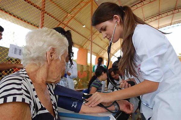 Maria José e Isolina Maria de Lima aprovaram a atuação dos estudantes