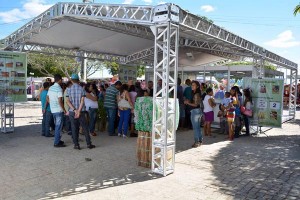 Em Lagoa Real, a visitação ao estande da INB