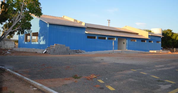 Obras do Setor e Embarque e Desembarque, sem terminar, completa um ano em julho.