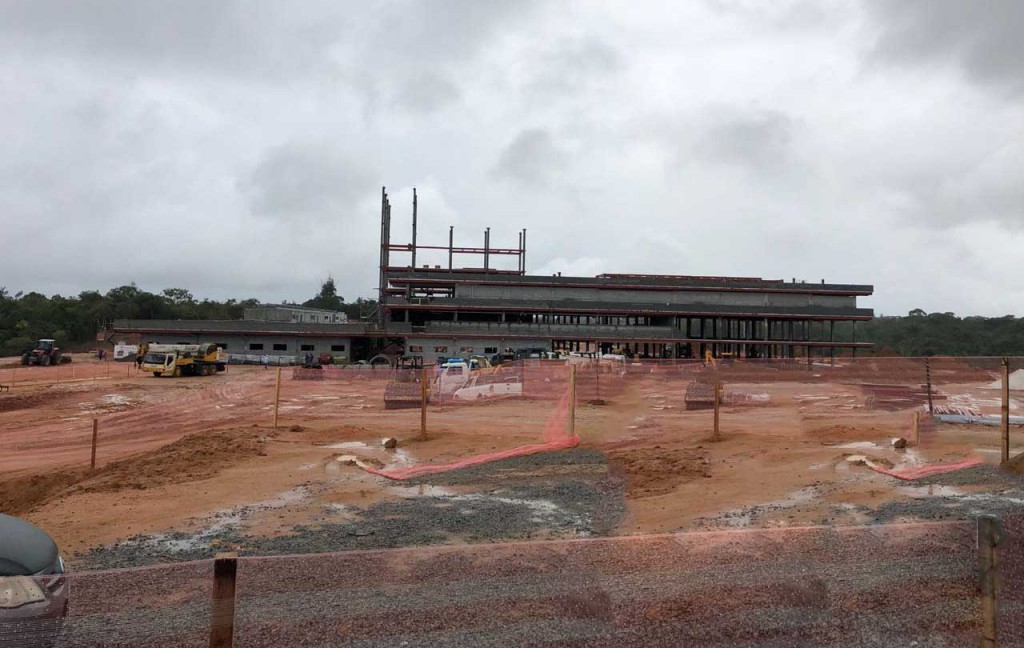 Dos 1.559 postos criados na construção de edifícios, 430 são da obra do novo hospital Metropolitano, em Lauro de Freitas. (Foto; reprodução/Engpiso)