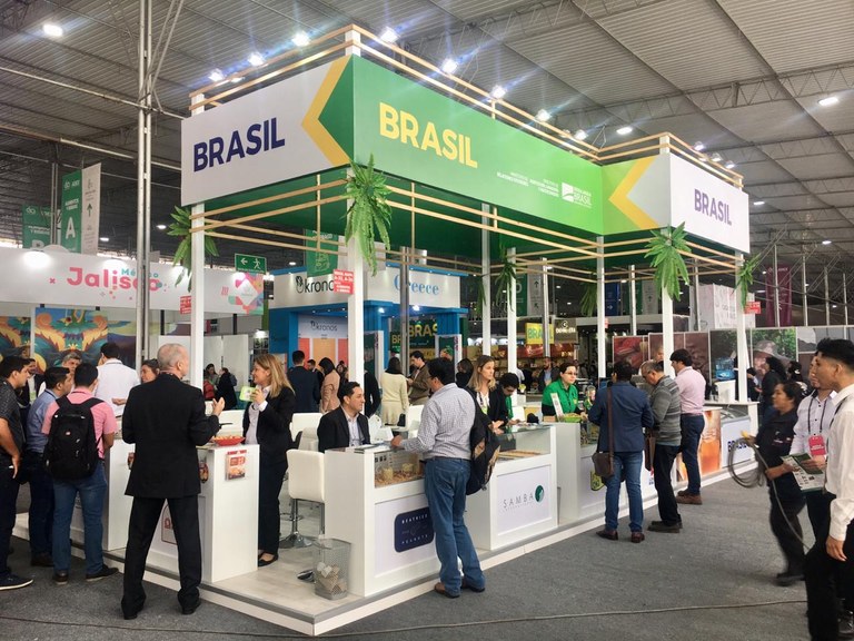 O estande brasileiro no evento conta com a participação de 12 empresas de diversos setores. Foto: reprodução/Expoalimentaria