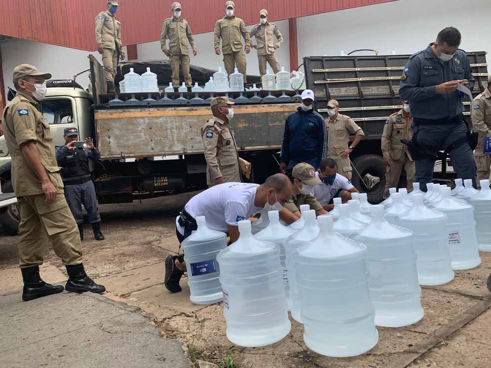 Assim como o Sindicato das Indústrias Sucroalcooleiras de Mato Grosso (Sindalcool), que doaram 15mil/l, Indústrias baianas estão produzido álcool para doação à Secretaria de Saúde do Estado, na tentativa de conter o avanço do Covid-19. Foto: Sindalcool/MT / Reprodução.