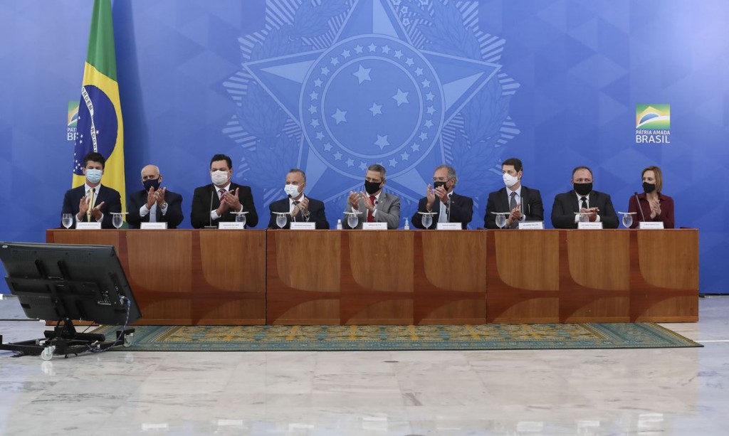 A cerimônia de sanção reuniu vários ministros no Palácio do Planalto. O presidente participou por videoconferência do Palácio da Alvorada. Foto; Agência Brasil