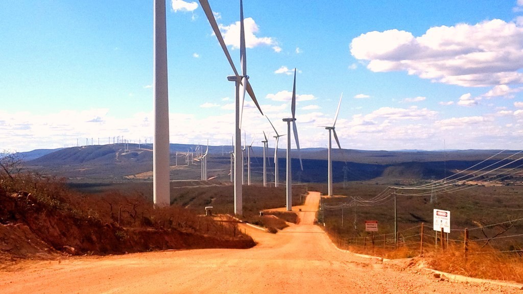 Protocolos de segurança adotados pela empresa ajudam a minimizar riscos de transmissão do coronavírus em suas unidades. Colaboradores do Complexo Eólico são monitorados sob padrões globais das normativas de saúde da companhia Foto: Arquivo Revista Integração Bahia