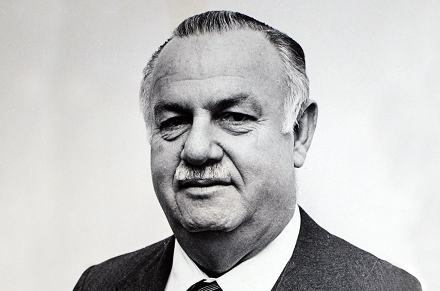 Nilo Coelho nasceu em Petrolina em 2 de novembro 1920. Era médico e chegou a ocupar os cargos de deputado estadual e federal, governador de Pernambuco e senador, sendo eleito em 1983 presidente do Congresso Nacional. Morreu em 1983, aos 63 anos, quando ocupava a presidência do Senado. Foto: Arquivo Senado Federal.