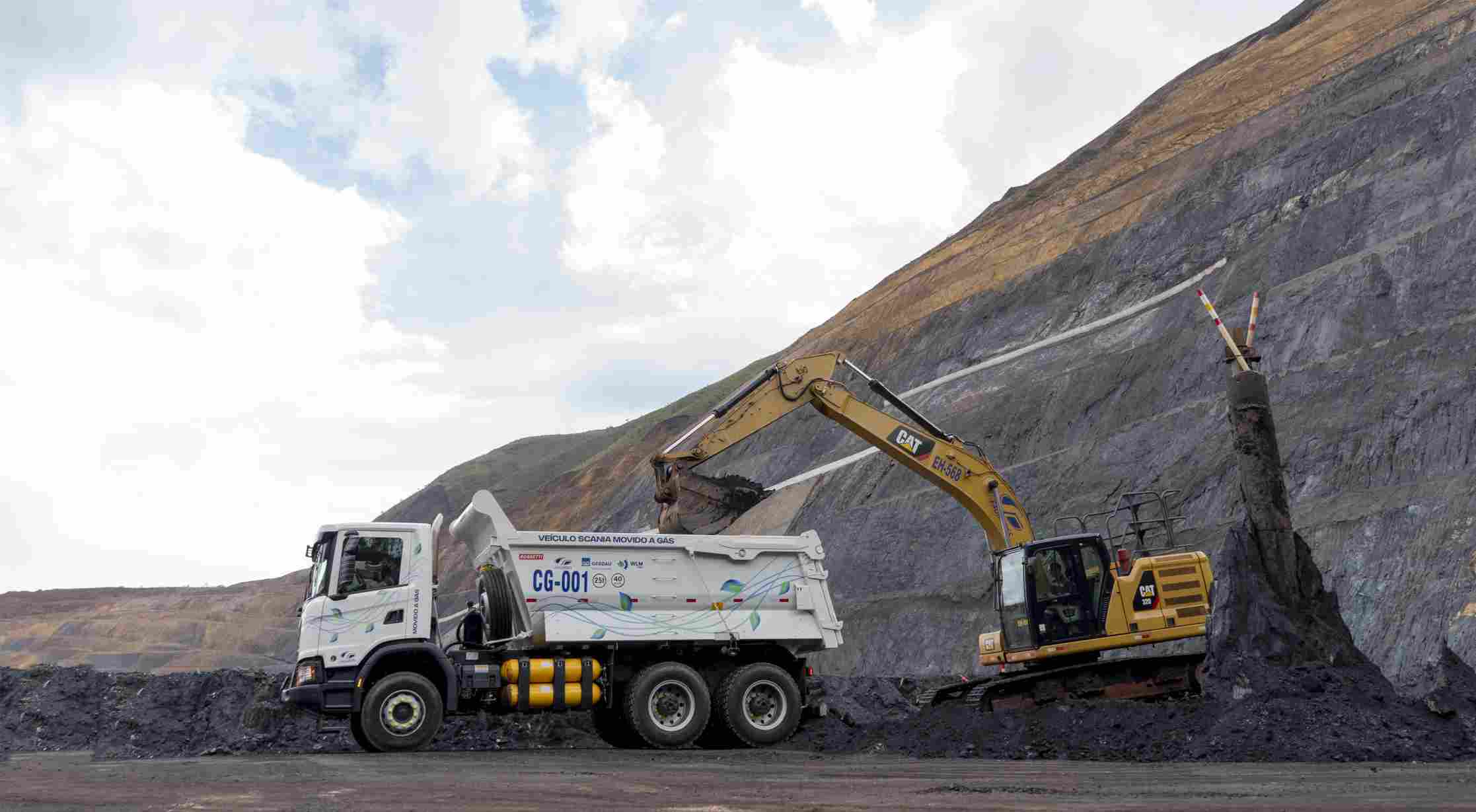 Modelo é também o pioneiro da Scania globalmente a atuar em uma mina; é mais um passo na transição para um sistema de transporte mais sustentável. Foto: divulgação.