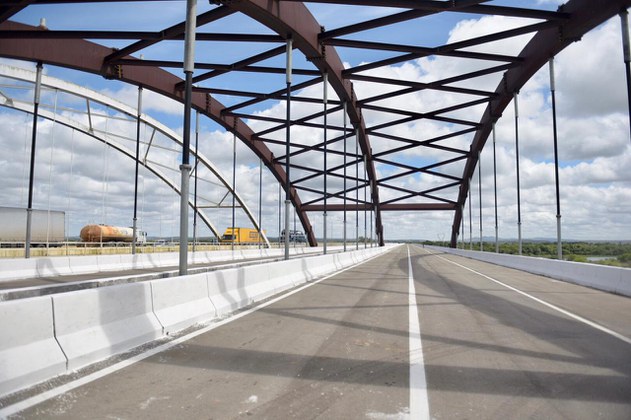 Obra que estava parada desde 2017 foi retomada com a duplicação da via de ligação e encabeçamento da ponte em Sergipe. Foto: Imagens: Ricardo Botelho/Aescom MInfra / Divulgação.