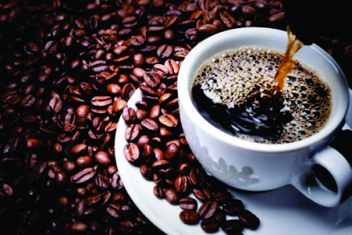 No ano-cafeeiro 2020-2021, a Europa deverá consumir 32,5% desse volume, Ásia & Oceania 21,9%, América do Norte 18,9%, América do Sul 16,2%, África 7,3% e México & América Central 3,2%. Foto: Coopercam / reprodução
