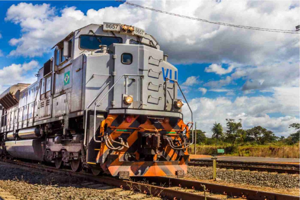 O destino do minério de ferro é o Porto TUP Enseada do Paraguaçu. A VLI será responsável pelo trecho ferroviário entre o Terminal de Licínio de Almeida e o Terminal de Petim (Castro Alves). A movimentação prevista é de 490 mil toneladas em 2021.