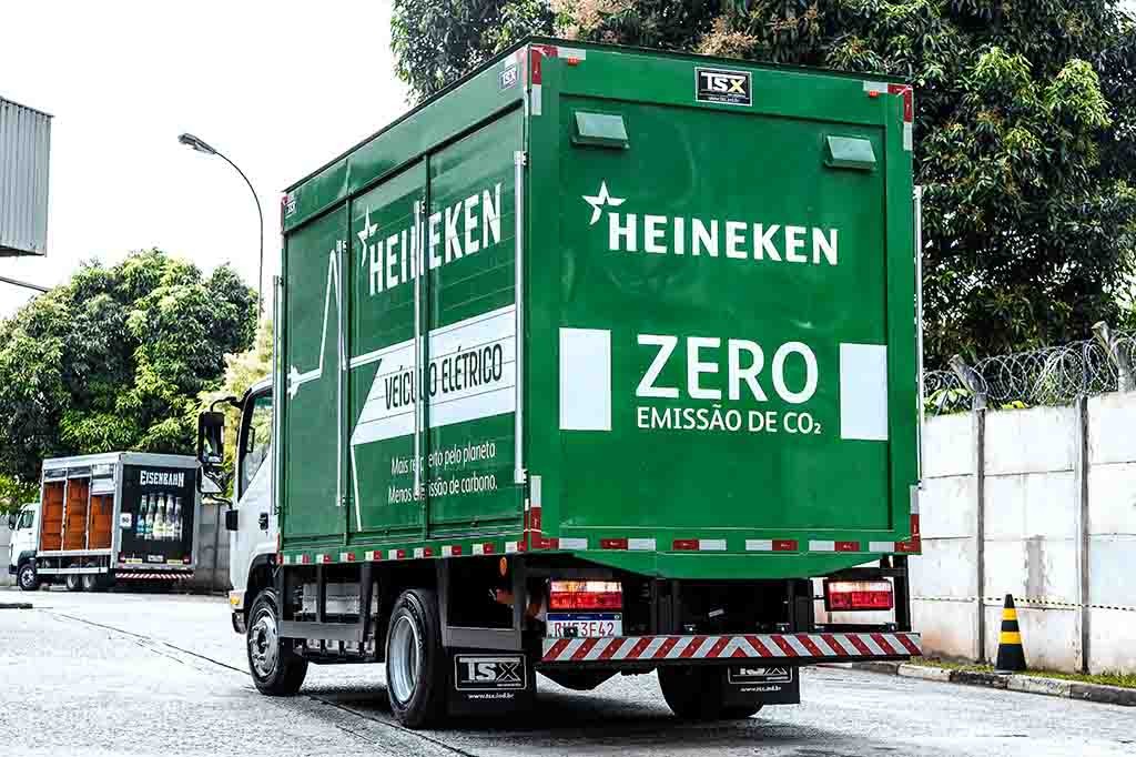 Com zero emissão de CO2 e particulados, os caminhões elétricos contam com autonomia de até 150 km e são equipados com regeneração de energia pelas frenagens (KERS). Foto: divulgação.SÃO PAULO SP, BRASIL: HEINEKEN: Caminhões Elétricos. (fotos: Edna Marcelino)