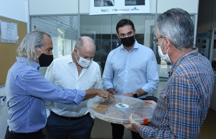 “A ideia em Israel hoje é produzir o mesmo ou até mais, mas com menos insumos, menos água”. Foto: Divulgação