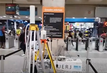 Segundo a pesquisa, o coronavírus resiste pouco à luz solar e à temperatura, o que resulta em maior dificuldade de capturá-los ao ar livre. Foto: Divulgação / Faperj.