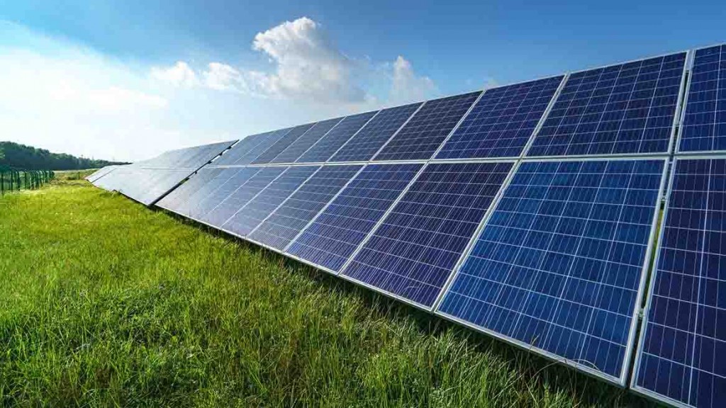 Usinas fotovoltaicas de grande porte geram eletricidade a preços até dez vezes menores do que as termelétricas fósseis emergenciais ou da energia elétrica importada de países vizinhos. Foto: divulgação