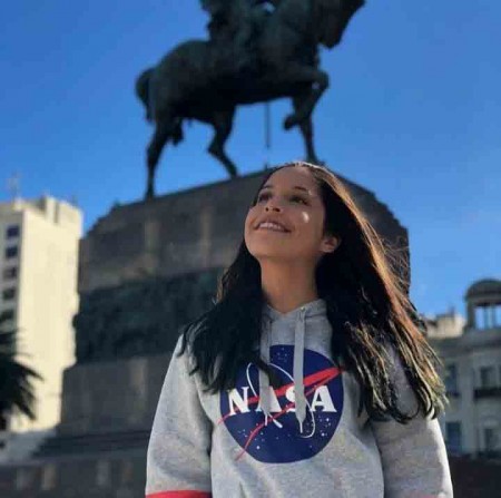 Ana Julia Monteiro de Carvalho é uma estudante de Maceió que foi nomeada entre os 10 finalistas do primeiro “Chegg.org Global Student Prize”, que pede aos colegas brasileiros que se candidatem ao prêmio deste ano, até 17 de abril 2022. 