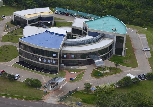 O Centro de Monitoramento por Satélite da Embrapa de Campinas/SP realiza pesquisas e inovações geoespaciais para a agropecuária brasileira. Foto: Portal Embrapa