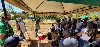 O pesquisador e chefe geral da Embrapa Hortaliças, Warley Nascimento, abordou o potencial da cultura do grão-de-bico - Foto: Breno Lobato. 