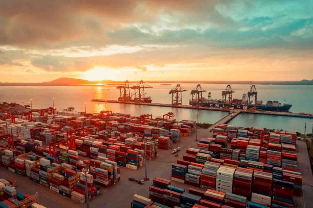 Ásia foi o destino de 48% do total de contêineres. A Europa e as Américas corresponderam a 40% e 12% do total, respectivamente. (foto: divulgação)