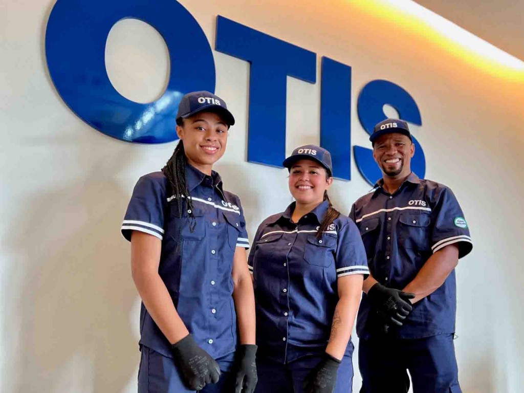 O programa, que oferece 50 vagas em todo o Brasil, visa desenvolver talentos e criar uma força de trabalho diversa e qualificada para a manutenção de elevadores e escadas rolantes. Foto: Divulgação