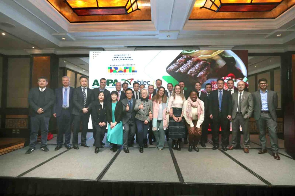 Os líderes dos órgãos brasileiros e chineses, presentes no seminário, abordaram perspectivas brasileiras e chinesas para a segurança alimentar e o reforço das parcerias. Foto: divulgação