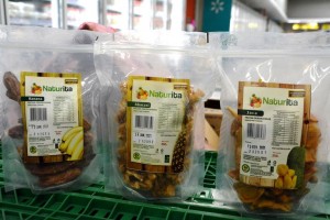 Abacaxi, banana e jaca desidratadas podem ser encontradas nos supermercados da rede Walmart, na região do Iguatemi e nos bairros do Jardim Armação, Pituba e Chame-Chame. (Foto: SDR / divulgação)