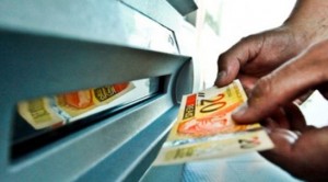 Dentre as medidas está o auxílio emergencial para trabalhadores informais e de baixa renda e a flexibilização das negociações individuais entre empresas e empregados. Foto: relacionada / reprodução