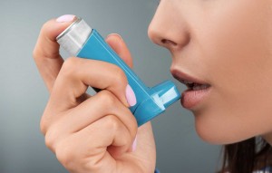 O pneumologista, Rafael Medeiros Carraro, do Hospital Albert Einstein e parceiro da Care Plus, comenta sobre as principais causas da doença, seu tratamento e as diferenças entre a asma e outras doenças respiratórias, como a infecção pela Covid 19. Foto: Reprodução/ Google