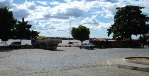 Malhada: Praça da Igreja de Santa Cruz – Foto João Martins / Arq. Revista Integração