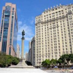 Dentre os patrimônios a serem vendidos está o Edifício A Noite, localizado na Praça Mauá, no Centro do Rio de Janeiro. Foi construído em 1930, com projeto do arquiteto francês Joseph Gire, o mesmo do Copacabana Palace. Abrigou o jornal "A Noite" e hoje é reconhecido por ser sede da Rádio Nacional e do INPI - Instituto Nacional da Propriedade Nacional. (Foto: Alexandre Macieira | Riotur | Fotos Públicas)