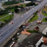 entrega, nesta sexta-feira (29), o viaduto de acesso aos municípios de Indaial e de Timbó, na BR-470-SC, em Santa Catarina