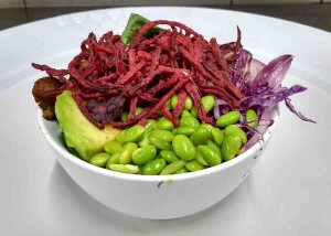 Grãos de edamame da Embrapa em bowl de vegetais - Photo: Kadijah Suleiman
