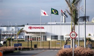 Ao longo dos seus 60 anos no Brasil, a Toyota atingiu o marco de 10 milhões de veículos produzidos com a utilização de peças fabricadas na sua unidade de cidade de São Bernardo do Campo (SP). Foto: fábrica de Sorocaba (SP) / reprodução