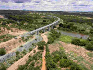 Produção de minério de ferro, porto e ferrovia trarão significativos avanços socioeconômicos para o estado e o País. Foto: FIOL /divulgação.