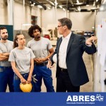 Esse incentivo para a contratação de estudantes é capaz de ajudar os jovens matriculados. Foto: relacionada / #ABRES