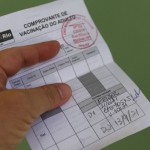 Serão aceitos o cartão de vacinação impresso ou certificado digital como o Conecte SUS. Foto: Tânia Rego / Agência Brasil
