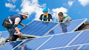 Segundo mapeamento da entidade, setor fotovoltaico já agregou R$ 44,0 bilhões em investimentos em telhados, fachadas e pequenos terrenos e gerou mais de 260 mil empregos acumulados no País. Foto: Divulgação