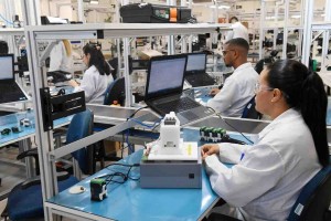 Pesquisa da CNI mostra que, pelo sexto trimestre seguido, o acesso à matéria-prima é um entrave para o industrial. Atualmente atinge 60% dos entrevistados. (https://noticias.portaldaindustria.com.br/)
