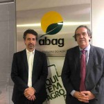 Em encontro com o presidente da ABAG, Caio Carvalho, na sede da ABAG, o Ministro Joaquim Leite falou sobre o novo programa para transformar o metano em biocombustível e sobre o evento Mercado Global de Carbono, a ser realizado em maio. Foto: Divulgação ABAG.