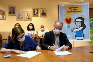 O acordo, firmado na manhã desta sexta-feira (20) na sede da entidade, foi assinado pela superintendente da instituição, Maria Rita Pontes, e o diretor-presidente da Neoenergia Coelba, Luiz Antonio Ciarlini. (Divulgação)