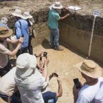 O roteiro da excursão inclui um percurso de sul a norte dos estados de Goiás e Tocantins, desde Goiânia (sul) até Palmas (norte), com exame de 14 perfis de solo por dezenas de participantes e colaboradores técnico-científicos. Divulgação.