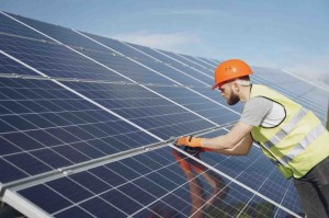 Segundo a entidade, o território baiano possui mais de 1,2 gigawatt de potência instalada de energia solar em telhados, fachadas e pequenos terrenos. (Divulgação)