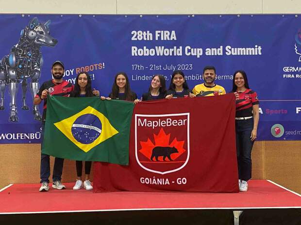 Elas formavam o único grupo exclusivamente composto por cinco meninas a competir com cerca de 60 grupos masculinos ou mistos. (Divulgação)