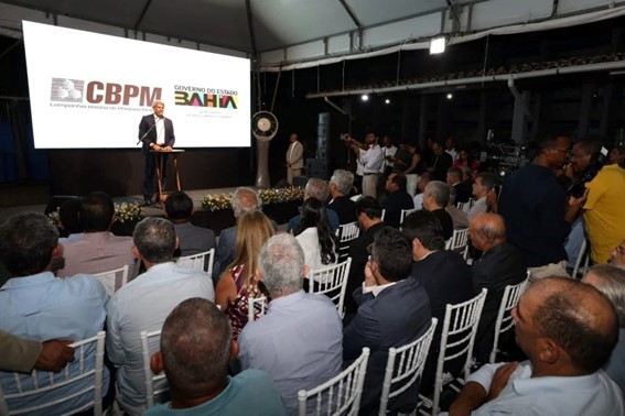 A cerimônia ocorreu no Centro Administrativo da Bahia (CAB), e contou com as presenças do governador Jerônimo Rodrigues e também do vice-governador, Geraldo Júnior, e do presidente da CBPM, Henrique Carballal. Foto: Fernando Vivas/divulgação