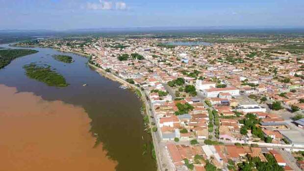 Entre os municípios que sofrem com as mudanças climáticas estão Barra e Luís Eduardo Magalhães onde choveu mais de 100 milímetros nos dois primeiros dias do ano. Foto: cidade de Barra /reprodução CBHSF.