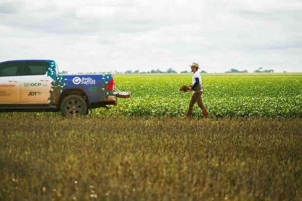 A organizadora do Rally da Safra aponta para uma safra 2023/24 de 153,8 milhões de toneladas – 3,7% inferior à temporada passada - com uma produtividade média de 56,1 sacas por hectare (contra 60 na safra 2022/23). Crédito: Eduardo-Monteiro / divulgação