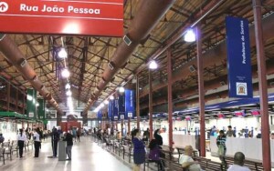 Os sistemas de gestão de relacionamento com o cliente (CRM) não só melhoraram a eficiência dos serviços, mas também permitiram um atendimento mais personalizado e proativo. (Foto: Poupatempo-Santos / Divulgação).