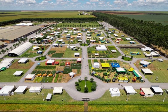 O evento é considerado o segundo maior e mais importante da região, atrás apenas da Bahia Farm Show, realizado anualmente em Luís Eduardo Magalhães/BA. Foto: reprodução / Abapa.