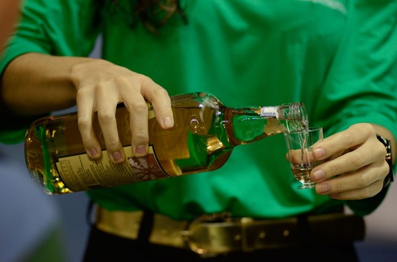 O Anuário da Cachaça 2024, levantamento oficial do setor, traz dados de exportação, do volume da produção anual de Cachaça, além do crescimento no número de cachaçarias e produtos registrados pelo MAPA.  Foto: divulgação  / Expocachaça