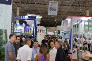 Haverá mais de 120 palestras temáticas conduzidas por especialistas, e no 1º dia, 24/09, será entregue o prêmio Carne Forte, que reconhece aqueles que mais se destacaram no ano passado.  (Foto da 4ª edição da Expomeat / por Rofer)